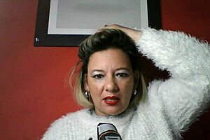 lola chats about fun and flirty things with a giggle