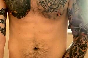 Jerk Off in Public Bathroom Now!