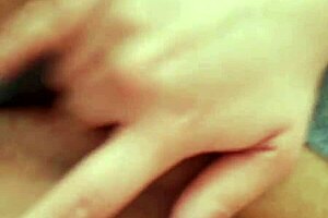 zorra excitada se moja y manda video a su chico