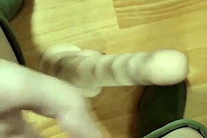 Do you want to play with Elza Kom's big cock?