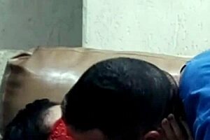 i'm novinha giving kisses to the sarado in this homemade athletic couple scene