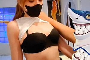 Olga Aoki deepthroats and moans loudly with slaps! 😈