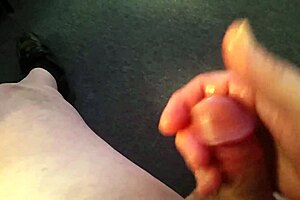 Feeling very horny today 😏