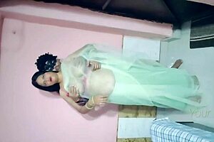 In sasural, the housewife enjoys fun with bhabhi