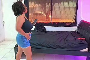 Old stepmom masturbates busty and mature after cell phone call