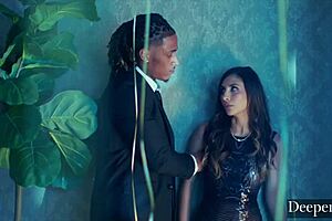 Stunning Gianna Devours Jay's Juicy BBC Deeper!