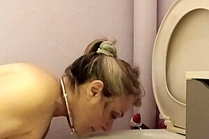 09 10 2024 - Slave F in the piss shower