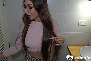 Nerdy brunette babe eagerly sucks cock in pov doggystyle