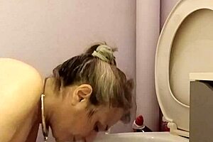 09 10 2024 - Slave F in the piss shower