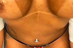 Come lick the sweet nectar from my hairless pussy and make me cum with maximum pleasure, red rose