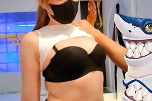 Olga Aoki deepthroats and moans loudly with slaps! 😈