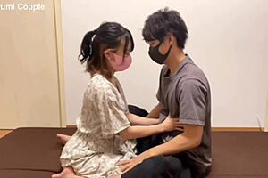 濃厚手マンで大量潮吹きが止まらない！ギャルjdのパイパンまんこが何度も痙攣絶頂　イキ狂う　クリ責め　喘ぎ声　アクメ　激しい　かわいい　巨乳　超美女　投稿　個人撮影　素人　日本人　えむゆみ