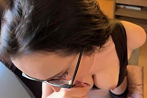 Hot Milf Loves Facial Cumshots From Big Cock 😍