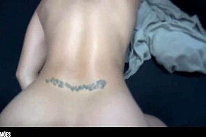 Morena gostosa has intense sex with namorado