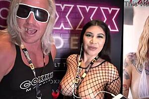 tokyo lynn interviewed at miami exxxotica by coxxx models