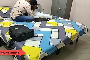 Hostel girl Jiya fucked hard by boyfriend in dorm