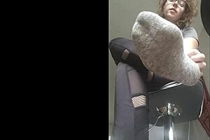Foot fetish femdom sexting video - FemdomNews