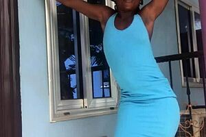 Girl has a great ass, she loves to twerk on the balcony