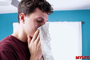 ميليفاكس - انحناء لخداع أمي الزوجة البلوند الليونة في الشرج.