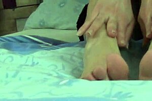 Violeta's Sexy Feet and Gaping Pussy!