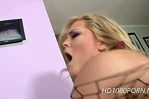 I can't believe Alexis Texas is getting fucked in all the right places, it's so intense!