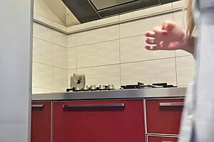 Hot Girl Cleans Stove, Shows Big Ass Masturbation