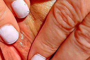Maturemons is pleased to provide a close up yoni massage video