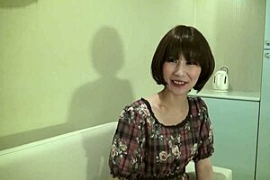 オレの彼女の卑猥な姿を見てください！～スレンダーボディにズボズボッ！～ - 花田まお 1