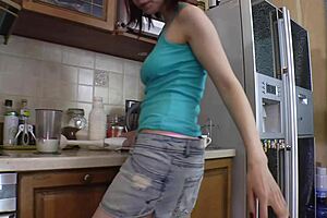 Redhead Reveals Big Tits In Close-Ups