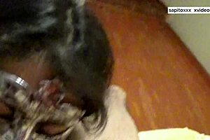 我朋友每次都爱吸鸡巴