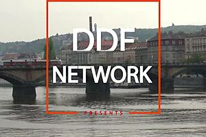 Threesome With Shione Cooper And Paige Delight