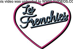 lylou glams une belle coquine en lingerie sexy