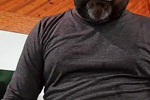 miss raquel flaunts big ass in naughty cosplay 😏