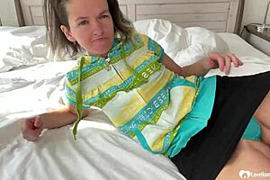 A mature pussy is a beautiful thing to look at