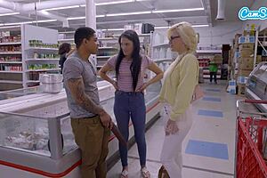 I’m an amateur teen 18+ sucking huge black cock and getting fucked outdoors!