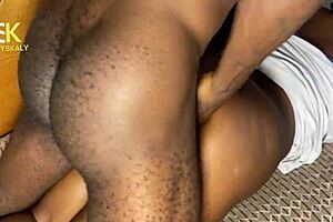 Watch this passionate homemade fucking on the desk!