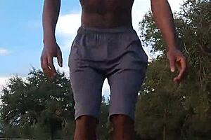 Hempstead mature amateur shows off sexy fitness vibe