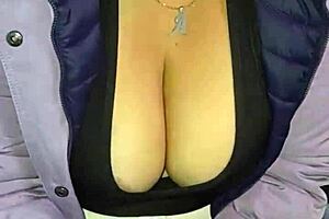 Acosando a madura venezolana culona en las calles de lima con hilo rojo parte 2, flashing big natural tits like a street whore.