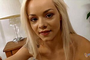 elsa jean pleases massive dicks with smooth hands 😍