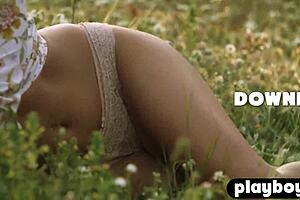 Sexy holka Anetta Keys ukazuje nahé tělo