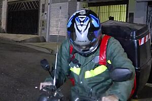 Socialite Fucks Ass With Delivery Guy In Front Of Cuckold Husband