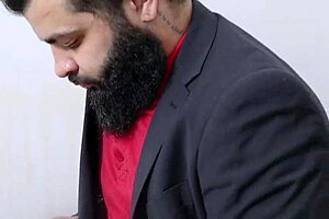 Socialite Fucks Ass With Delivery Guy In Front Of Cuckold Husband