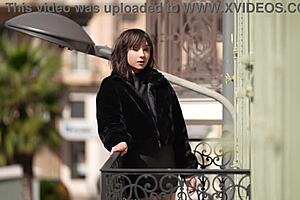 Abby, 20, wanna try fresh casting with cum play?