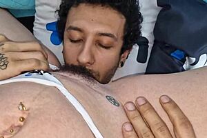 Novinha Cachorra Se Tremendo Toda Gozando No Pau Preto