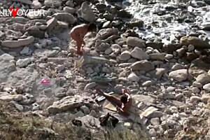 beach voyeur catches horny chick getting slammed by stranger right on sandy shore, wow! 😍