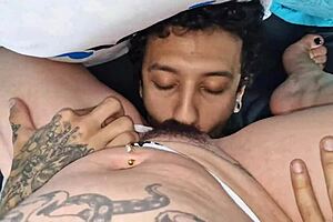 Novinha Cachorra Se Tremendo Toda Gozando No Pau Preto