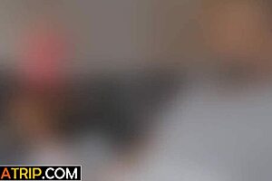 Erstes Mal mit zierlicher Latina-Teen Lauris