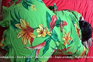 Submissive Wife Reveals Massive Ass in Homemade Video