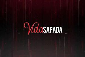 eu já tinha gozado duas vezes então meu amigo levou minha mulher pro quarto e não parava de meter nela