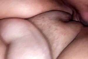 Приехал домой, падчерица в жопе, так что я ебу её пизду?